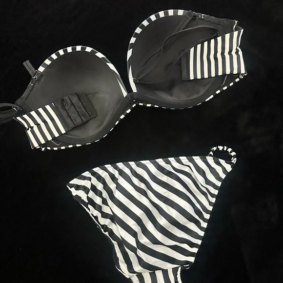 Vintage Victoria's Secret Stripped Bra And Panty Set - Picture 2 of 5